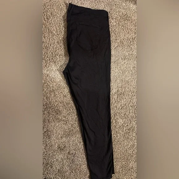 Fashion Nova Jeans - Picture 2 of 3